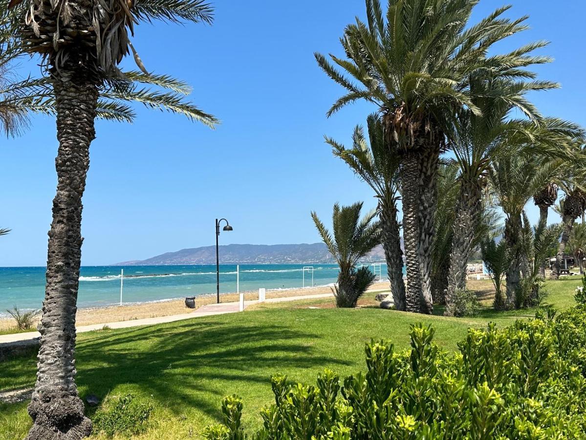 Path Latchi Beachfront Apartments Exterior foto