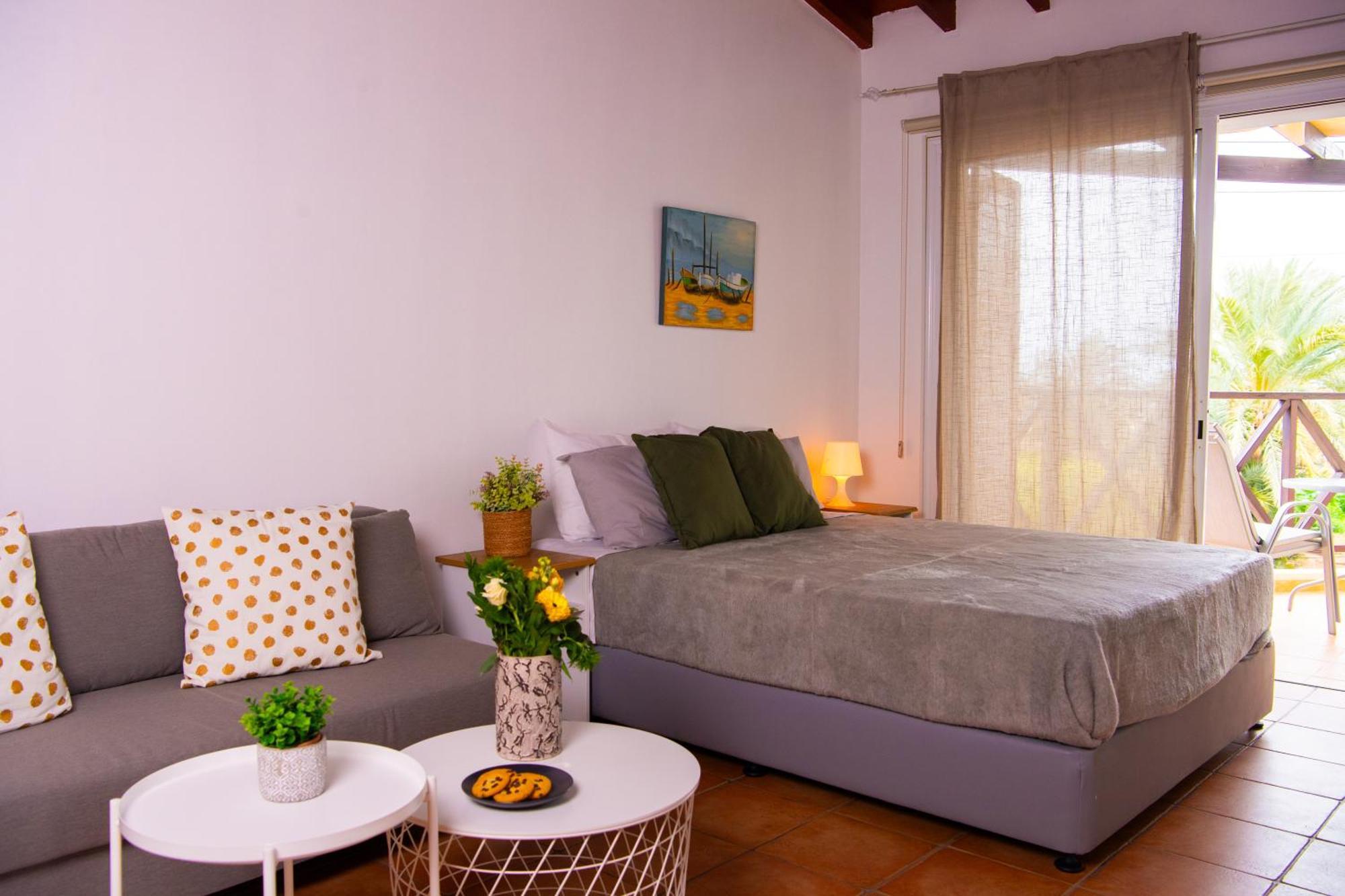 Path Latchi Beachfront Apartments Exterior foto