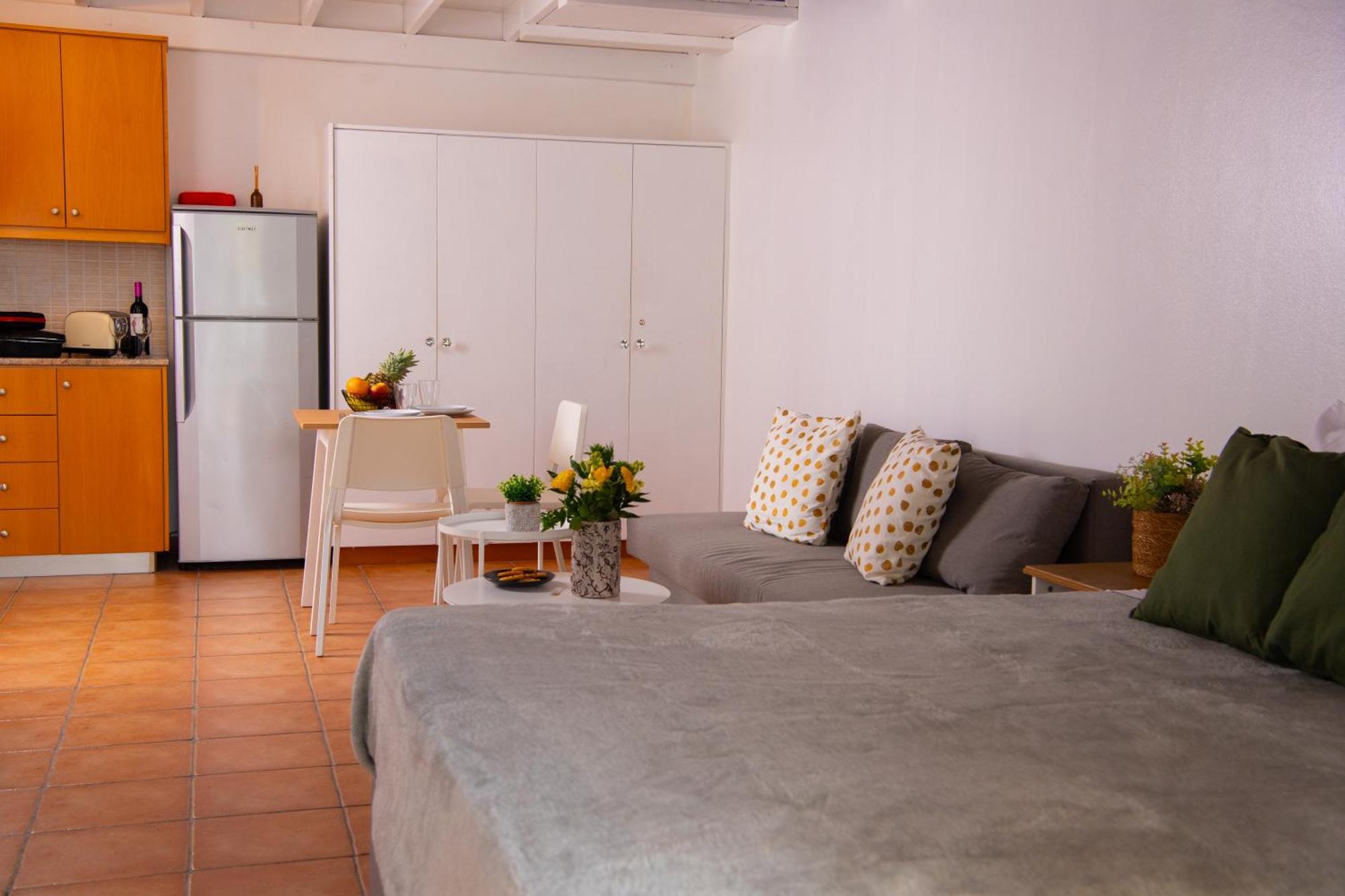 Path Latchi Beachfront Apartments Exterior foto