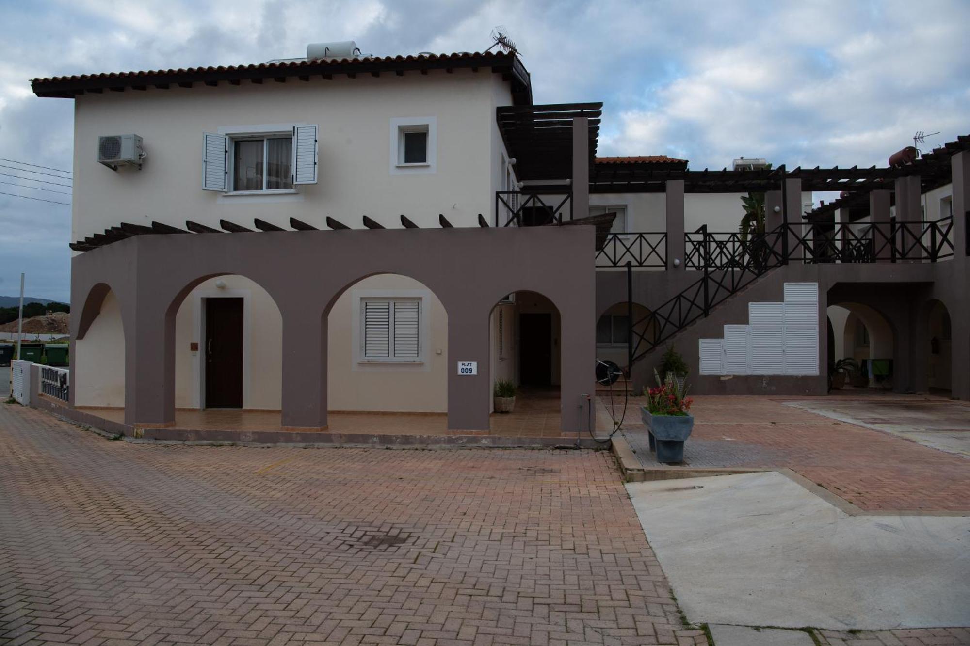 Path Latchi Beachfront Apartments Exterior foto