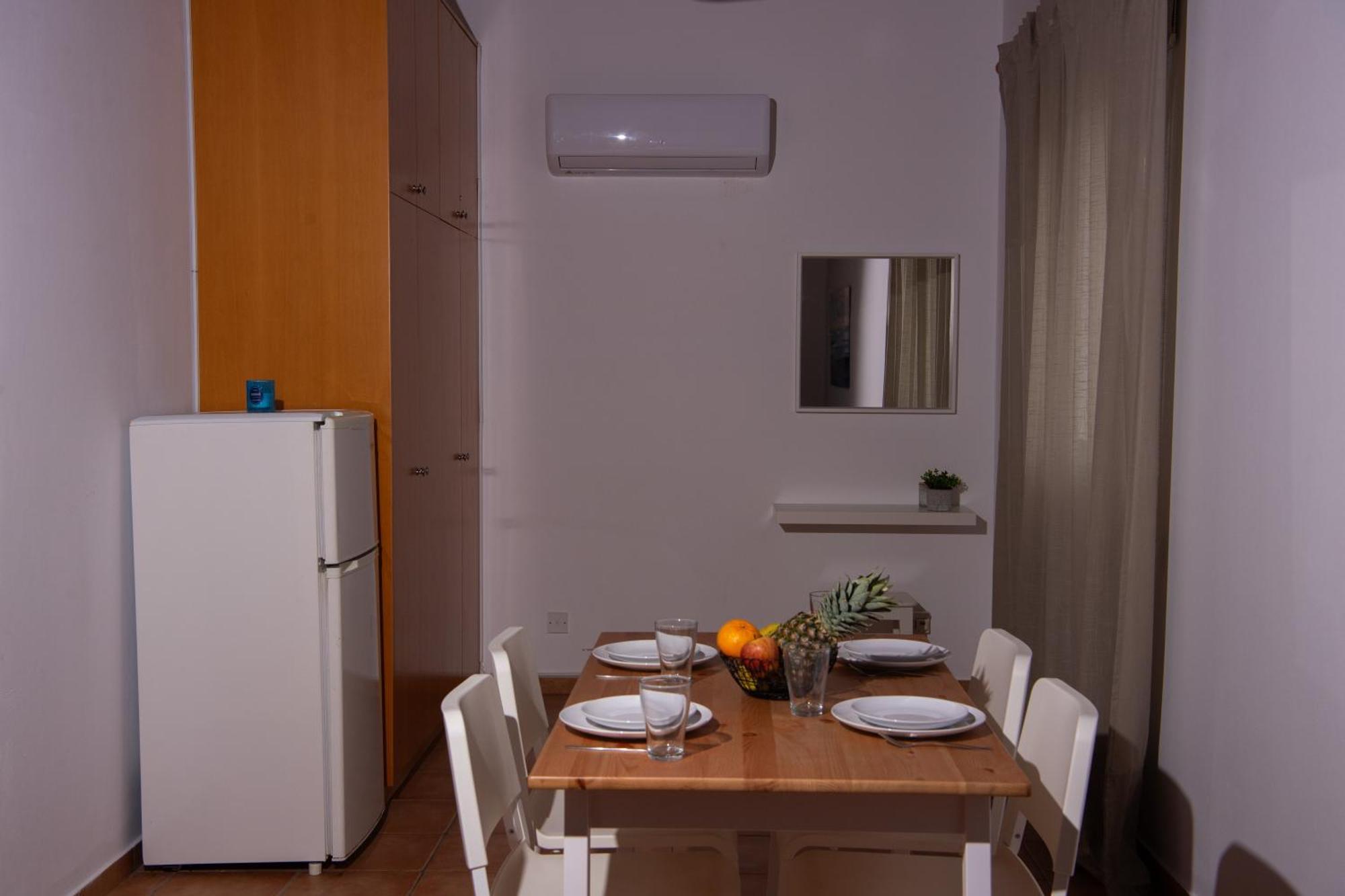 Path Latchi Beachfront Apartments Exterior foto