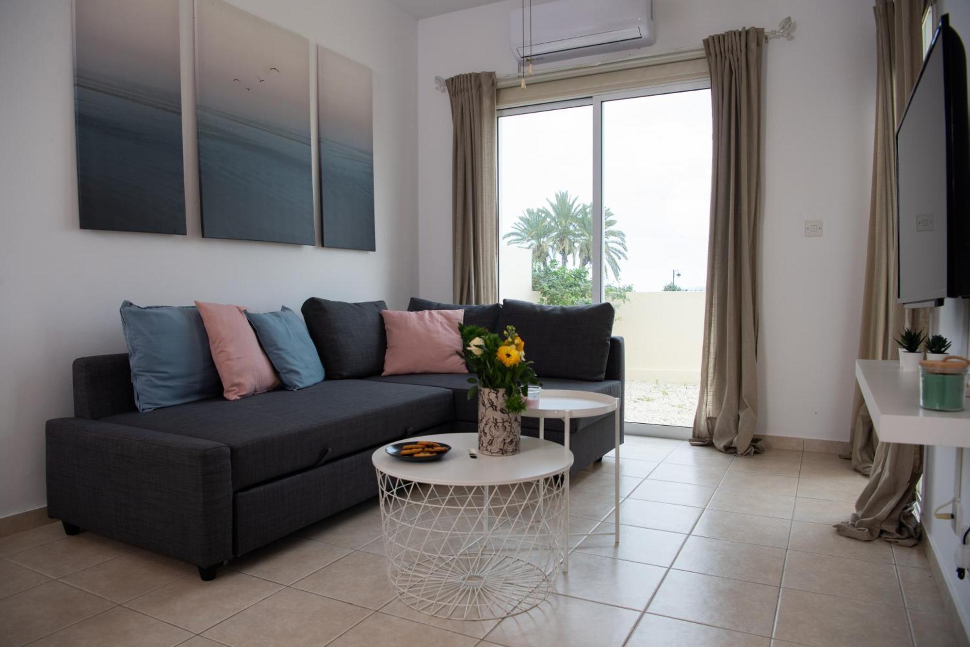 Path Latchi Beachfront Apartments Exterior foto