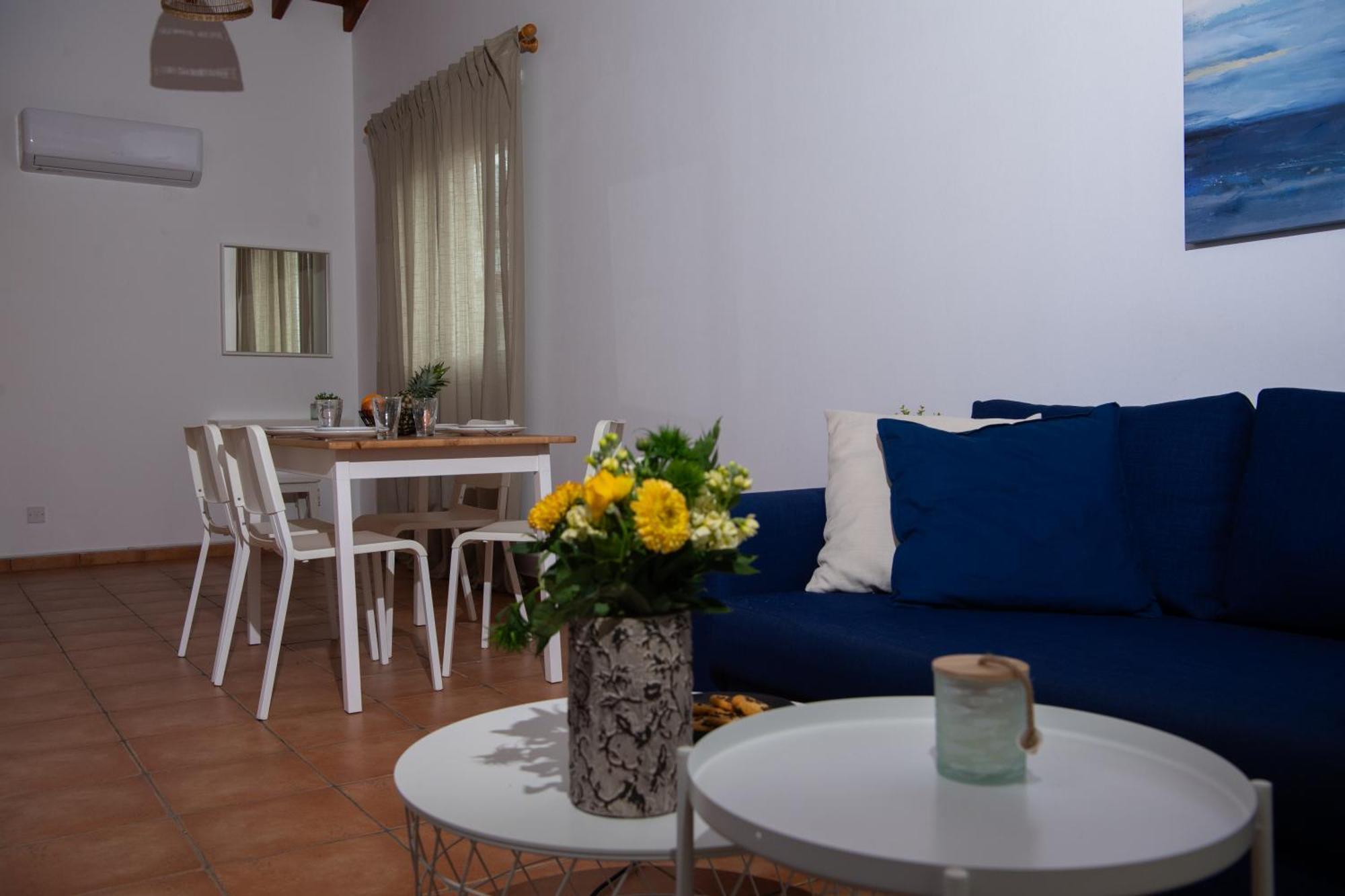 Path Latchi Beachfront Apartments Exterior foto