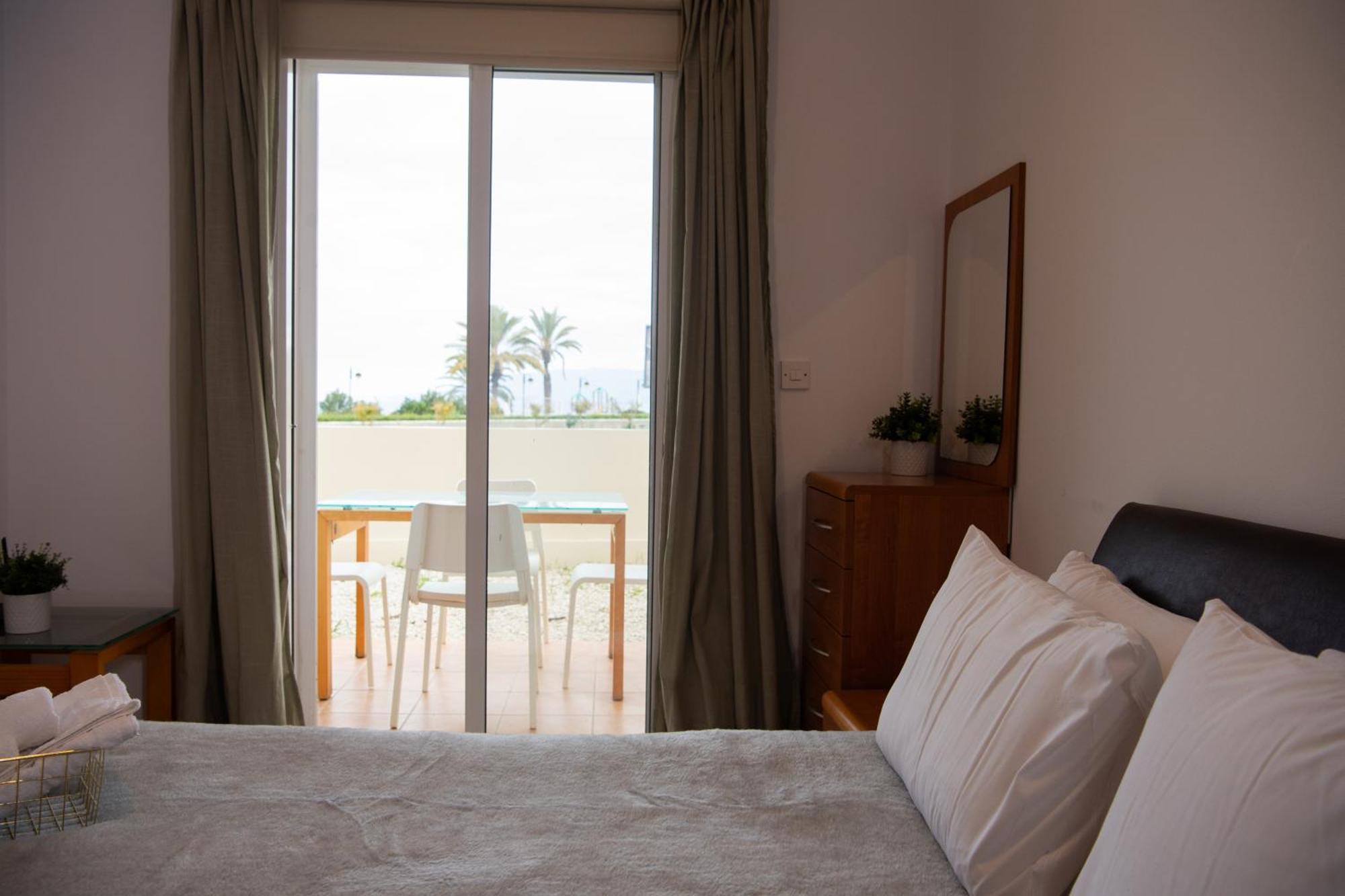 Path Latchi Beachfront Apartments Exterior foto